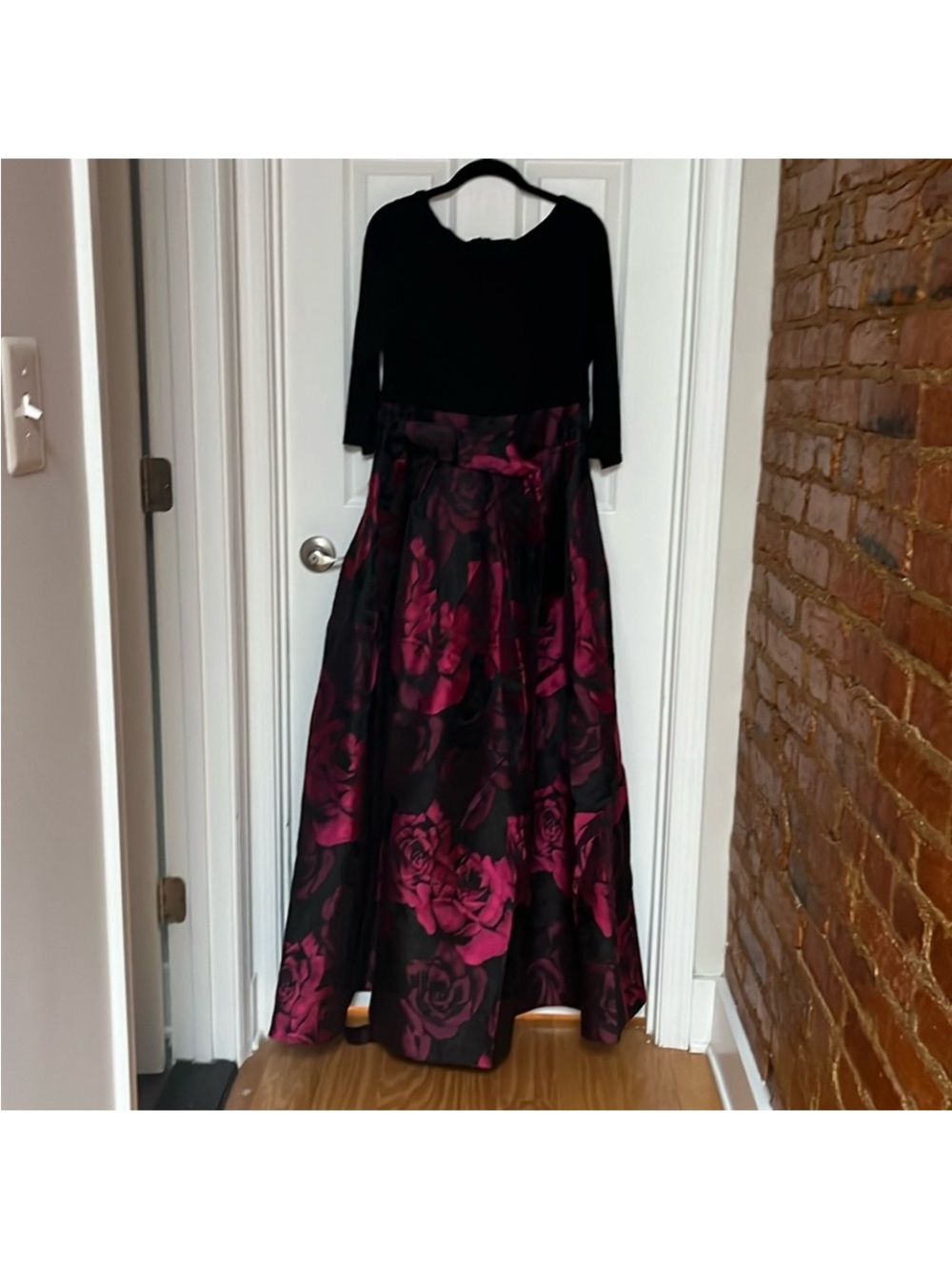 Jessica Howard Black & Fuchsia Floral Evening Dress